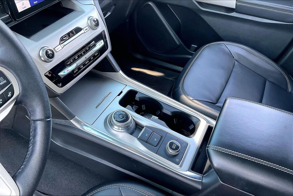 Certified 2023 Ford Explorer XLT w/ Equipment Group 202A image 15