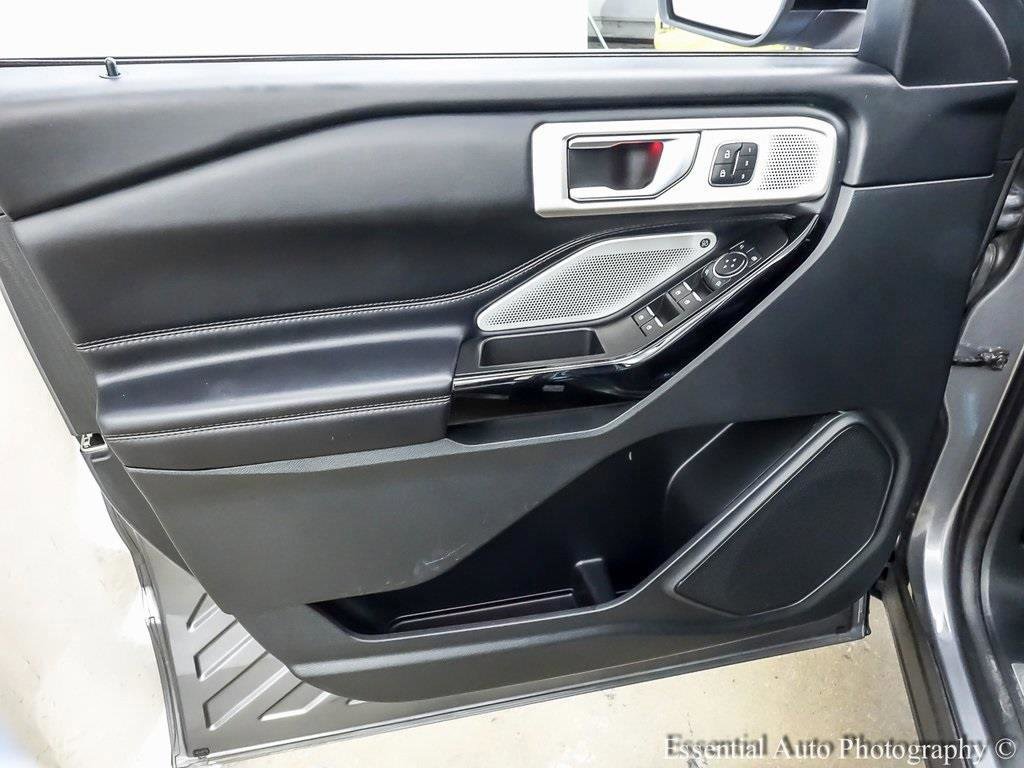 Certified 2022 Ford Explorer Platinum w/ Equipment Group 601A image 23