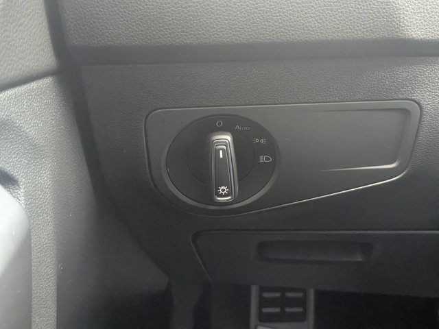 Used 2024 Volkswagen Tiguan SE R-Line image 16