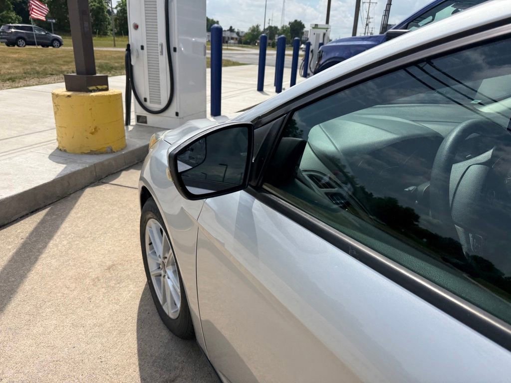 Certified 2017 Ford Focus SE FWD image 18