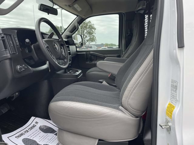 Used 2025 GMC Savana 2500 w/ Driver Convenience Package RWD image 17