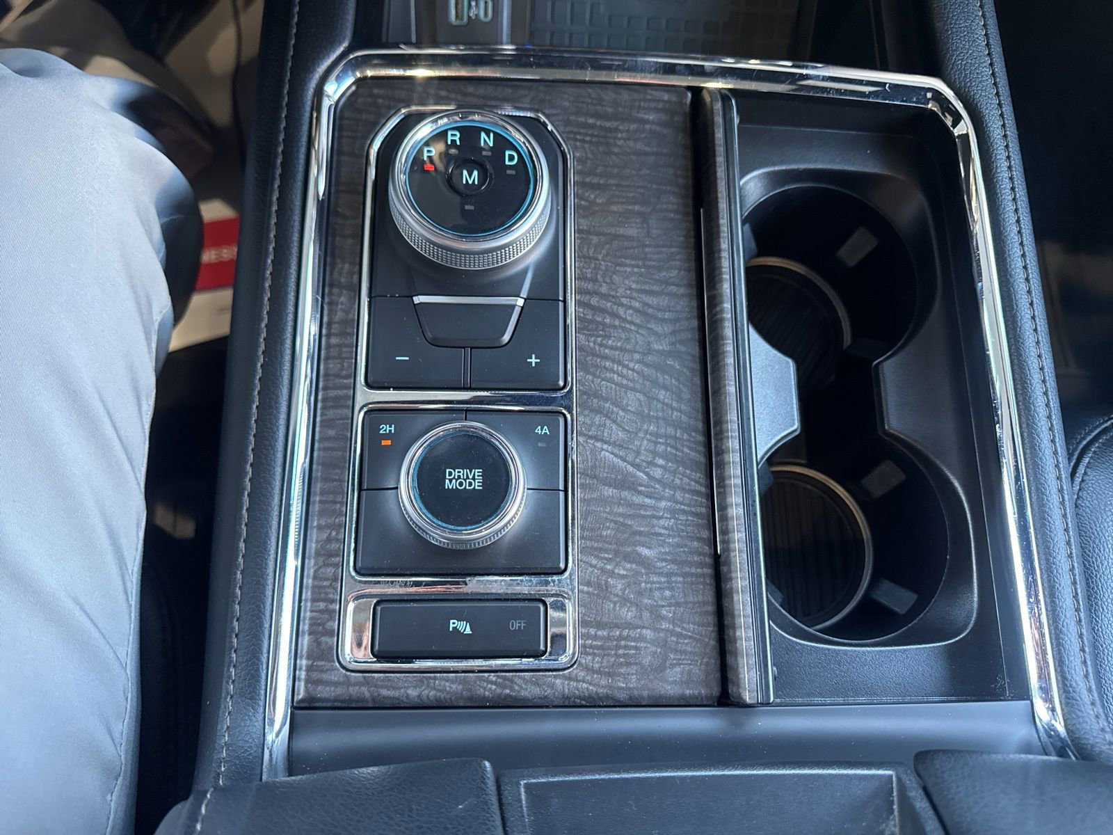 Certified 2020 Ford Expedition Limited w/ Equipment Group 301A AWD/4WD image 32