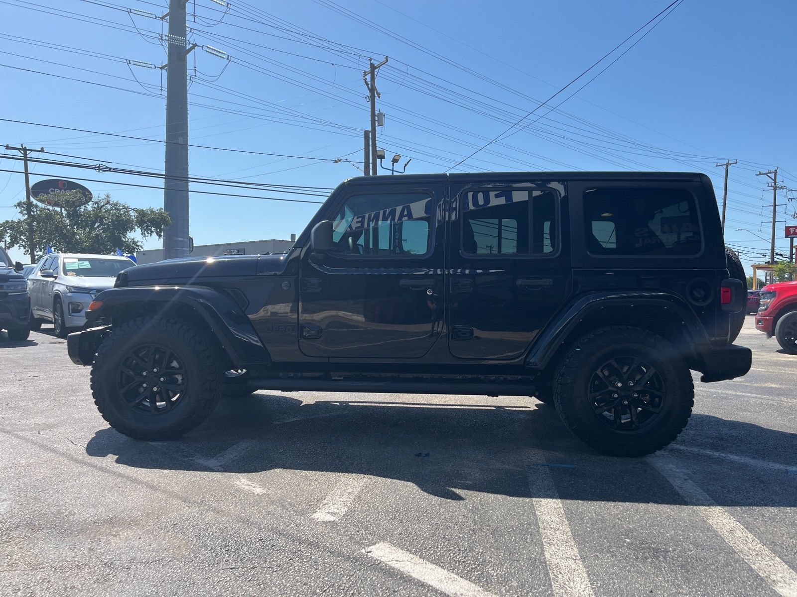 Used 2023 Jeep Wrangler Unlimited Sport AWD/4WD image 3
