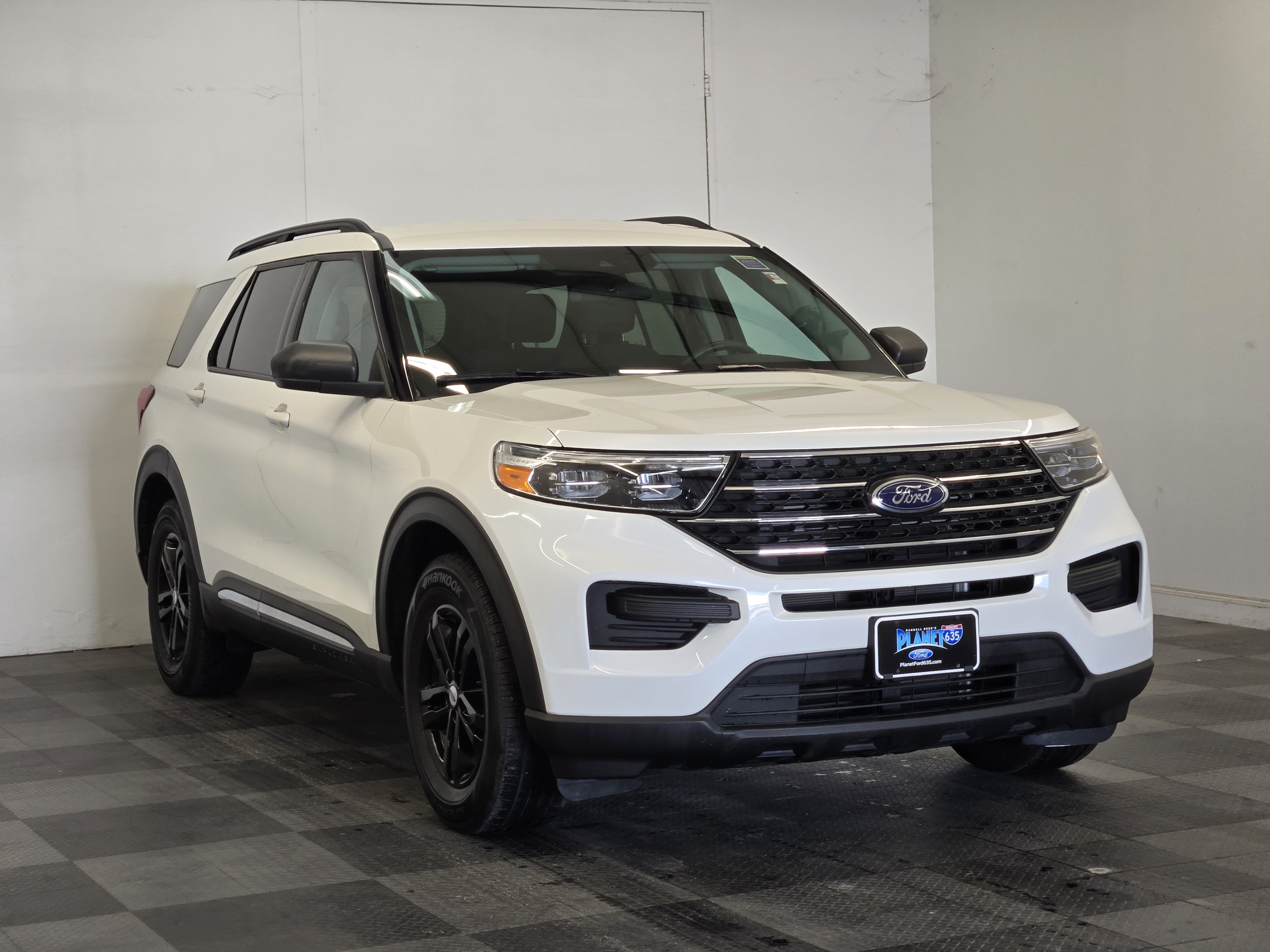 Certified 2023 Ford Explorer XLT RWD image 2