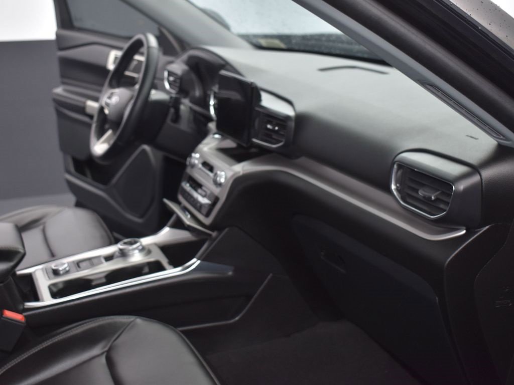 Certified 2023 Ford Explorer XLT w/ Equipment Group 202A image 17