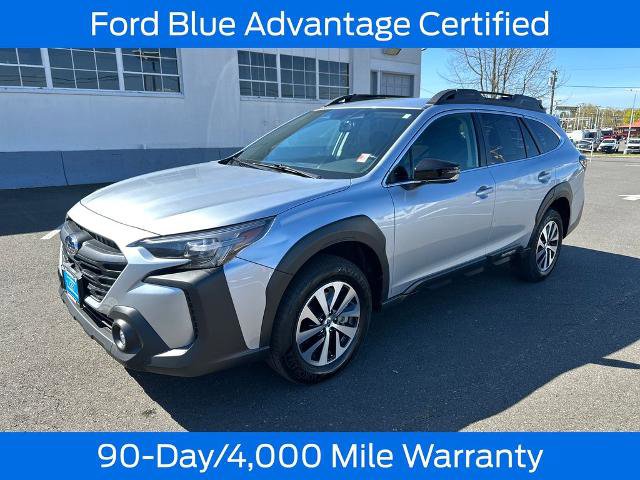 Used 2023 Subaru Outback Premium AWD/4WD image 3