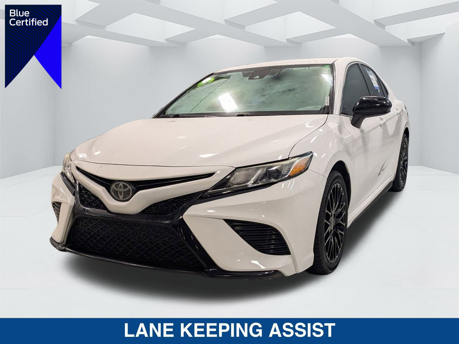 Used 2020 Toyota Camry SE image 1