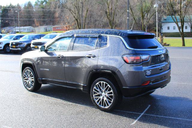 Used 2022 Jeep Compass Limited w/ Elite Group AWD/4WD image 7