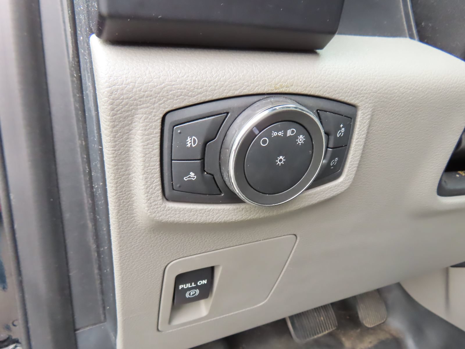 Certified 2017 Ford F150 XL w/ Equipment Group 101A Mid RWD image 12