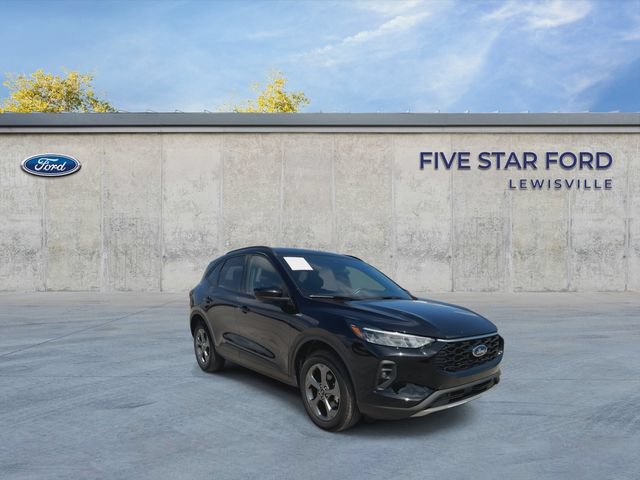 Certified 2025 Ford Escape ST-Line Select AWD/4WD image 2