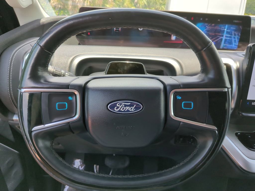 Certified 2025 Ford Expedition Platinum AWD/4WD image 34