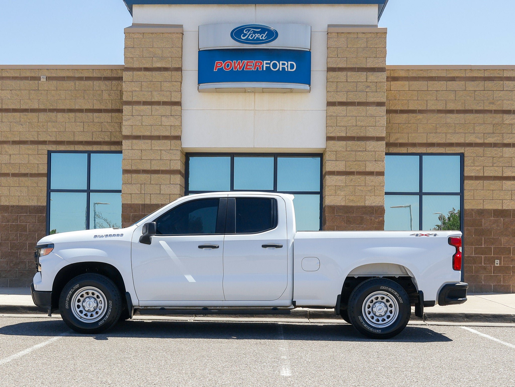 Used 2022 Chevrolet Silverado 1500 W/T w/ WT Value Package AWD/4WD image 9