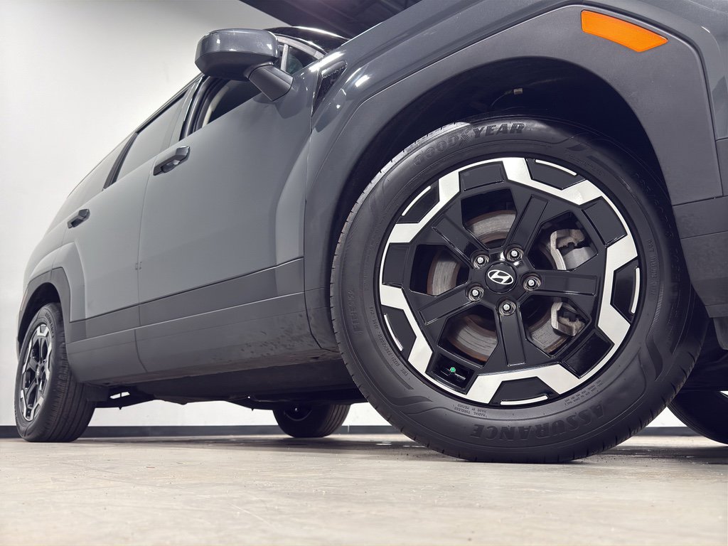 Used 2025 Hyundai Santa Fe SEL image 2