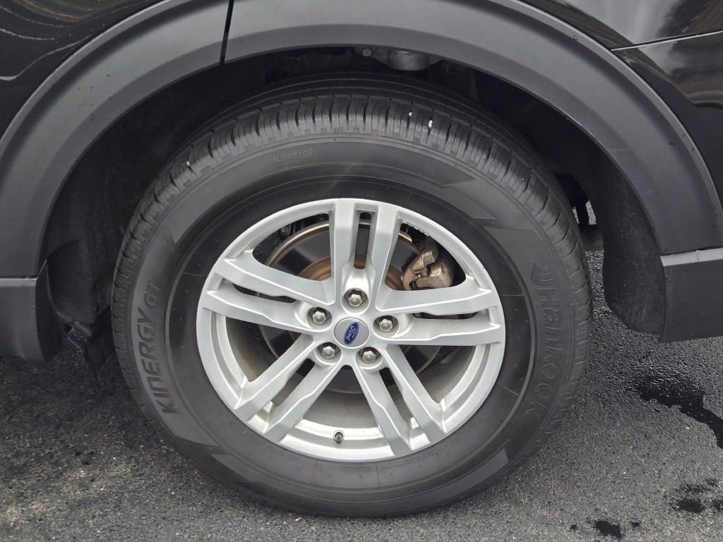 Certified 2023 Ford Explorer XLT w/ Equipment Group 202A AWD/4WD image 16