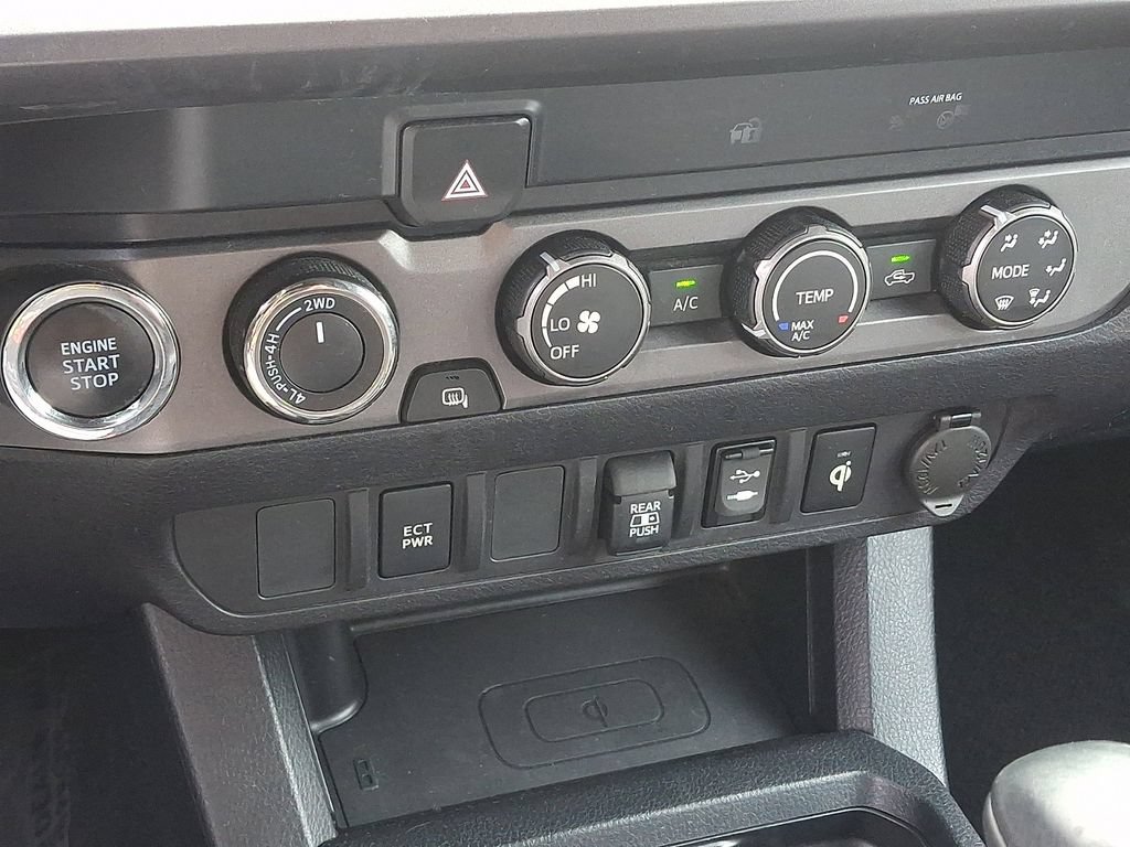 Used 2019 Toyota Tacoma TRD Off-Road AWD/4WD image 15