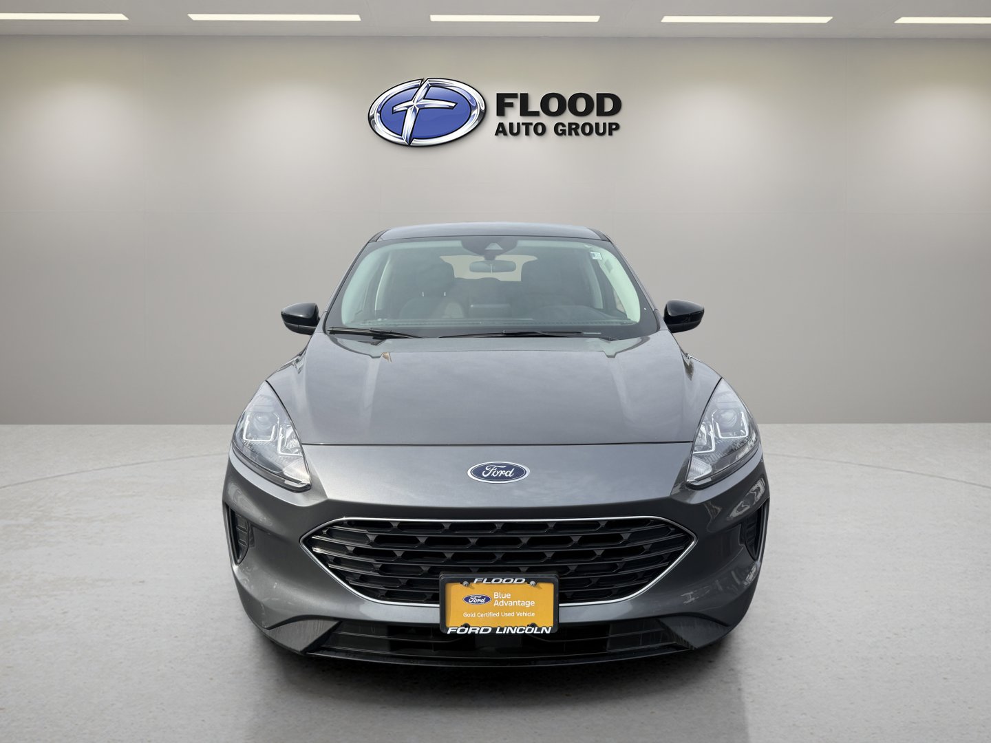 Certified 2022 Ford Escape SE w/ SE Sport Appearance Package image 2