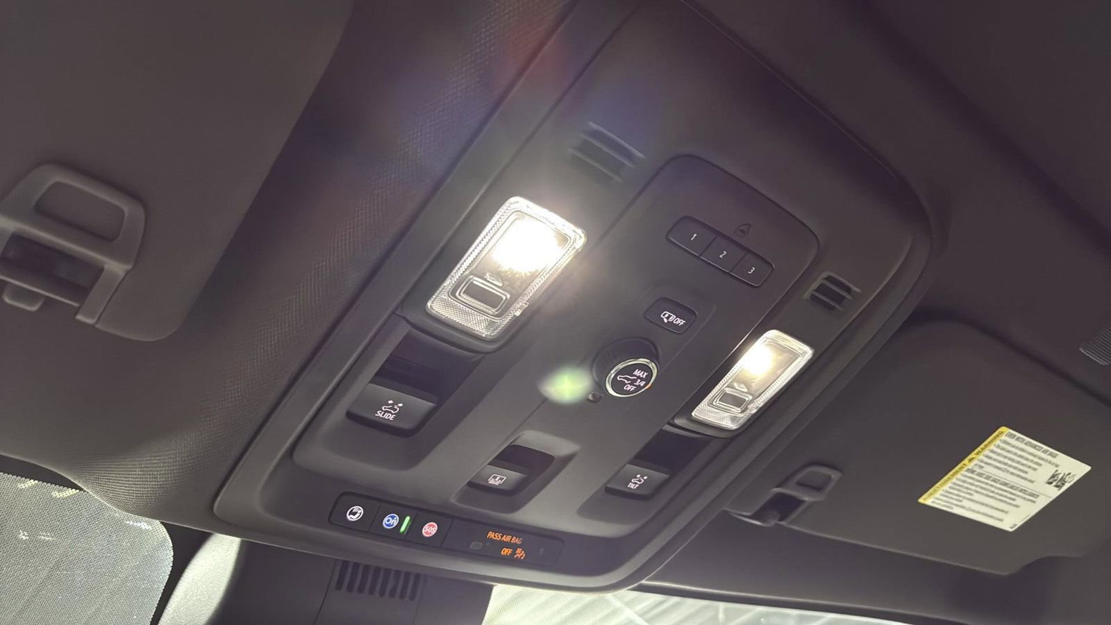 Used 2023 GMC Yukon XL SLT image 23