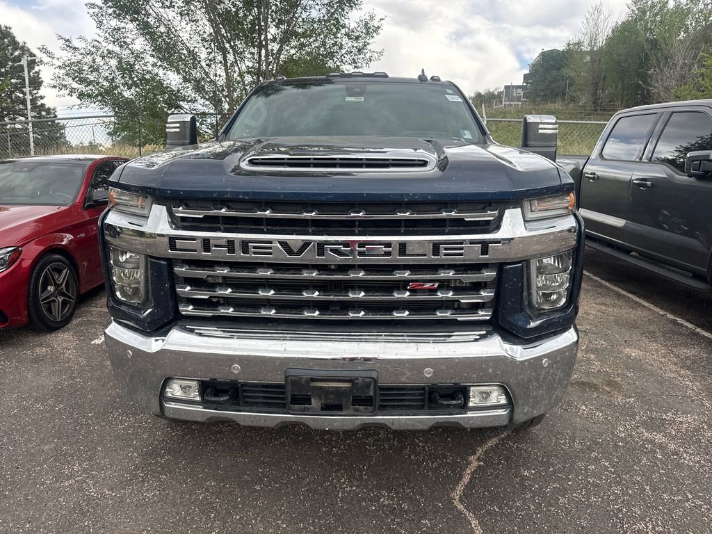 Used 2020 Chevrolet Silverado 2500 LTZ w/ LTZ Premium Package AWD/4WD image 3