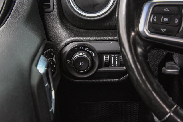 Used 2021 Jeep Wrangler Unlimited Sahara AWD/4WD image 18