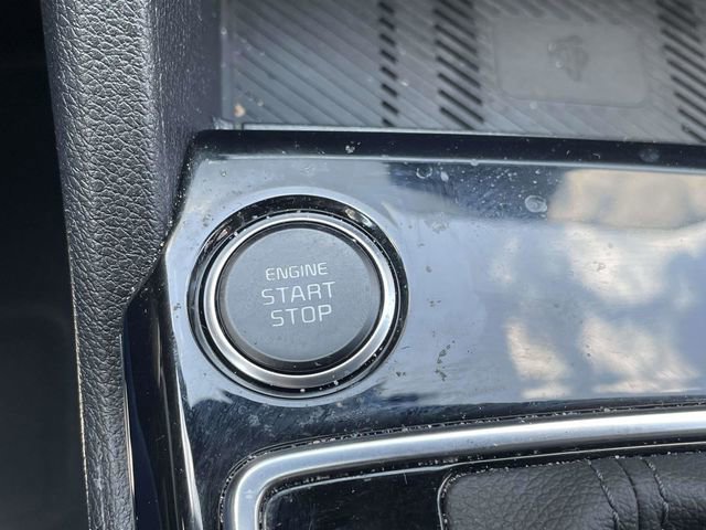 Used 2024 Kia Sportage EX image 18