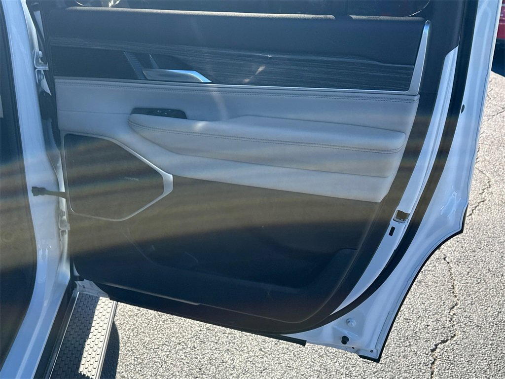 Used 2022 Jeep Wagoneer Series II image 16