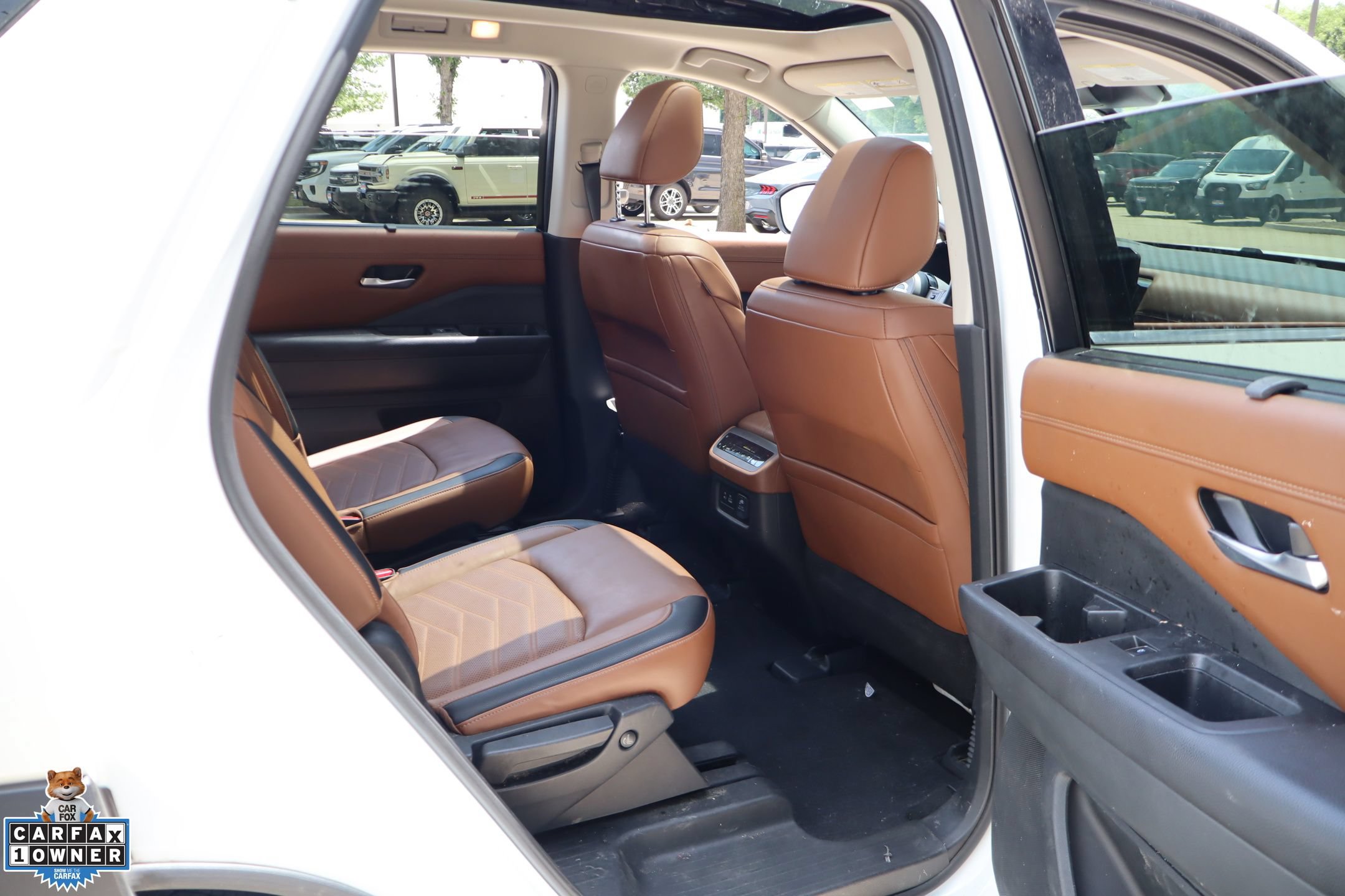 Used 2025 Nissan Pathfinder Platinum FWD image 30