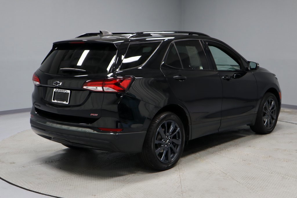 Used 2022 Chevrolet Equinox RS w/ Infotainment Package image 5