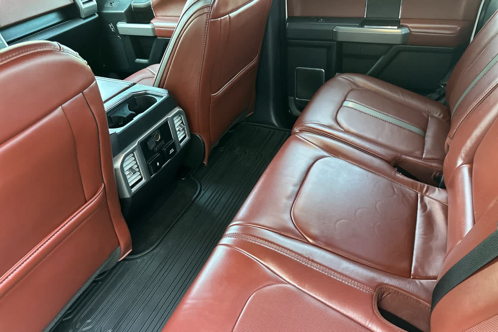 Certified 2019 Ford F150 Platinum w/ Technology Package AWD/4WD image 4