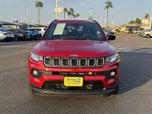 Used 2025 Jeep Compass Latitude image 9