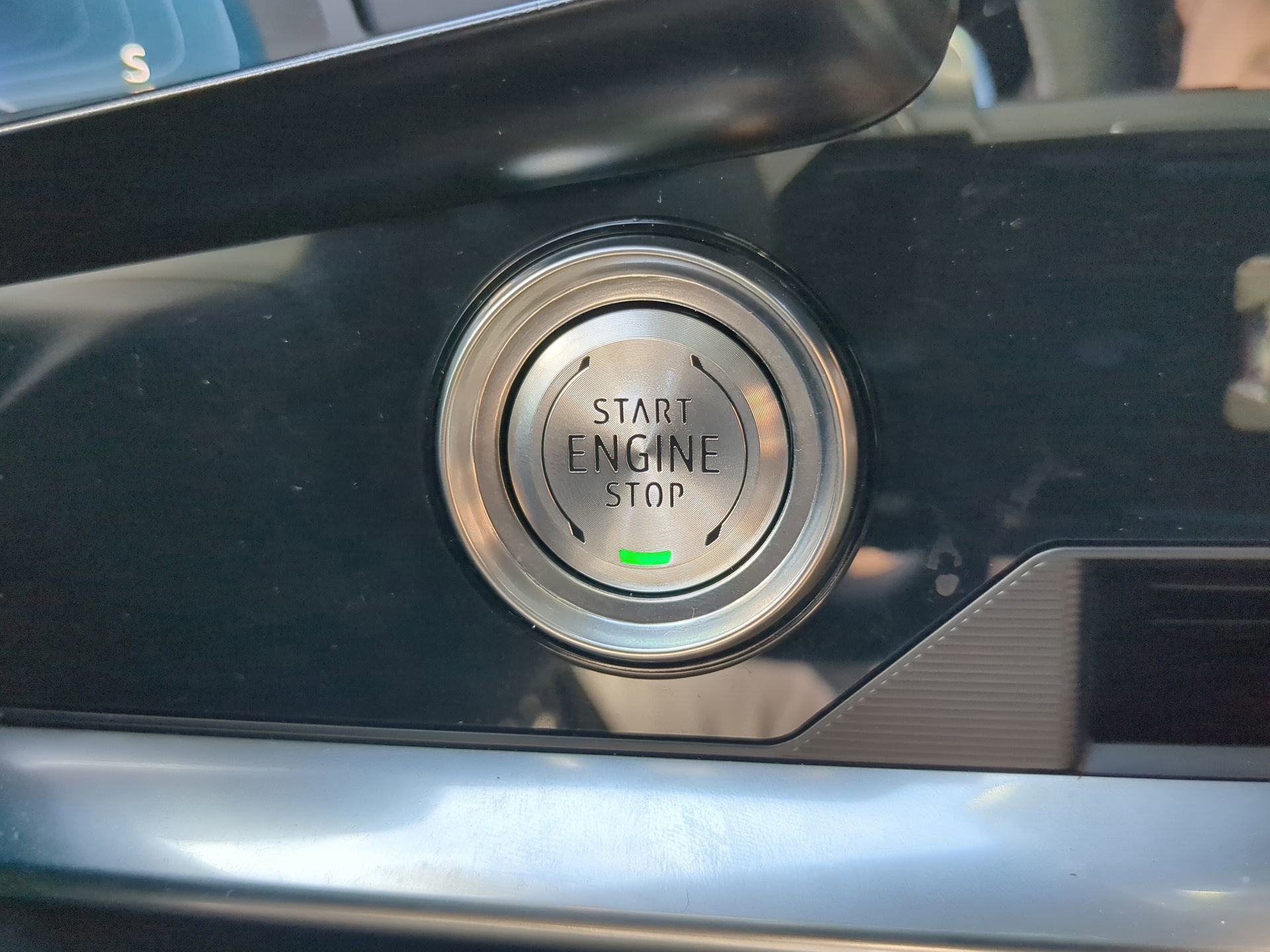 Used 2025 Chevrolet Corvette Stingray Coupe w/ 1LT image 56