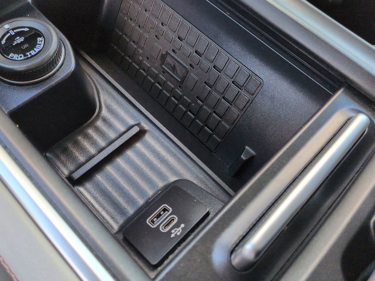 Certified 2025 Ford Expedition Active image 21