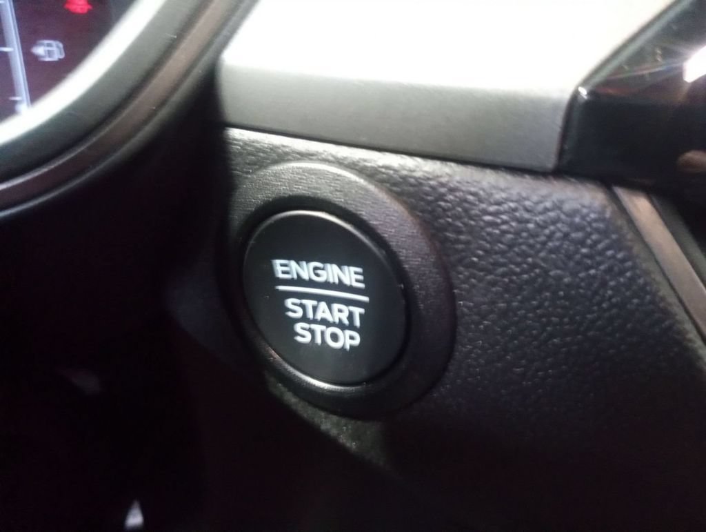 Certified 2025 Ford Escape Active AWD/4WD image 18
