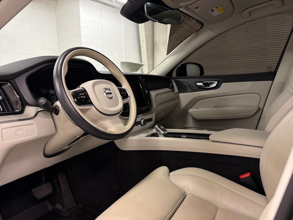 Used 2023 Volvo XC60 B6 Ultimate w/ Protection Package Premier AWD/4WD image 5