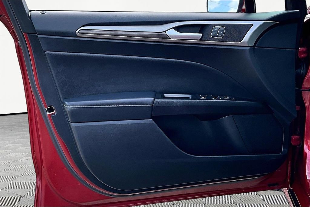 Certified 2019 Ford Fusion SEL AWD/4WD image 23