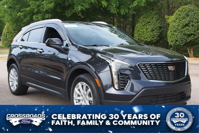 Used 2023 Cadillac XT4 Luxury w/ Cold Weather Package FWD image 1