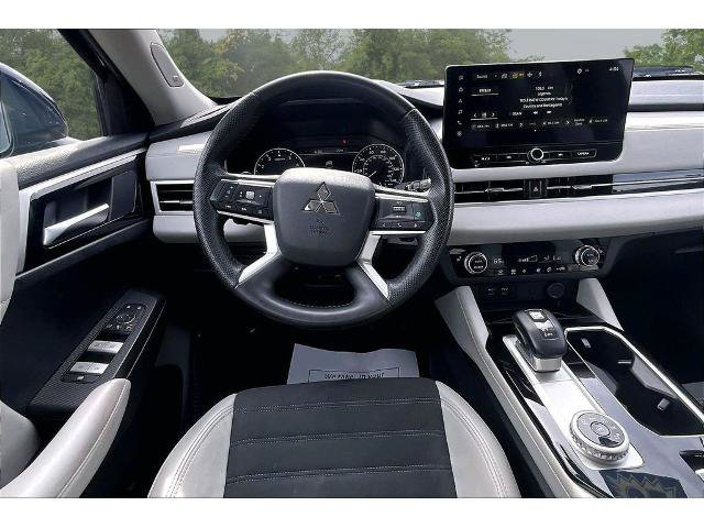 Used 2025 Mitsubishi Outlander SE FWD image 8