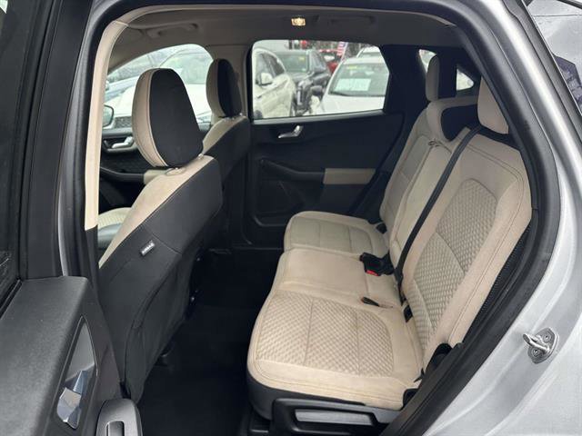 Certified 2020 Ford Escape SE image 38