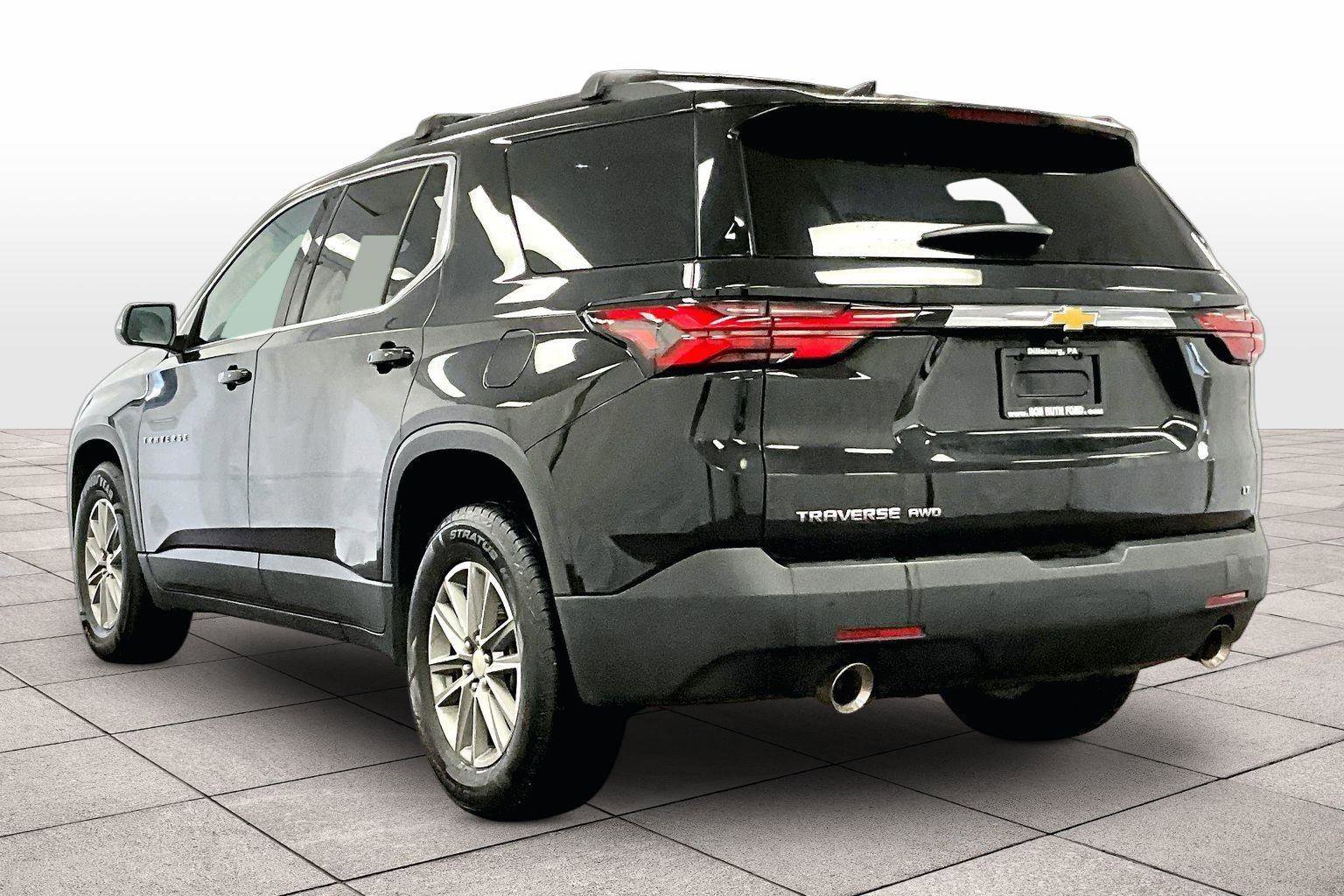 Used 2022 Chevrolet Traverse LT w/ LPO, Cargo Package image 10