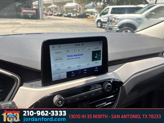 Certified 2022 Ford Escape SE w/ SE Sport Appearance Package FWD image 13