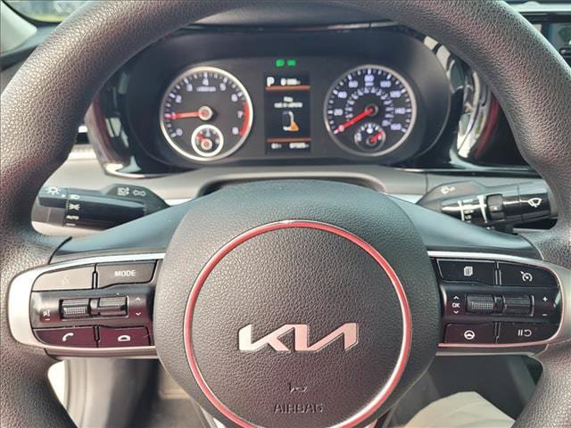 Used 2022 Kia K5 LXS FWD image 13