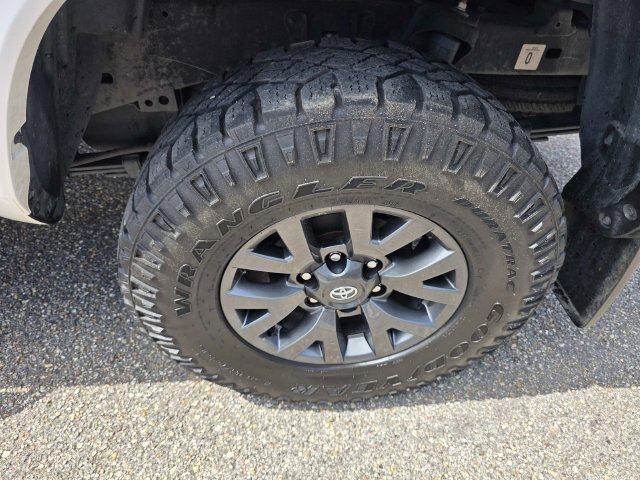 Used 2023 Toyota Tacoma SR5 RWD image 12