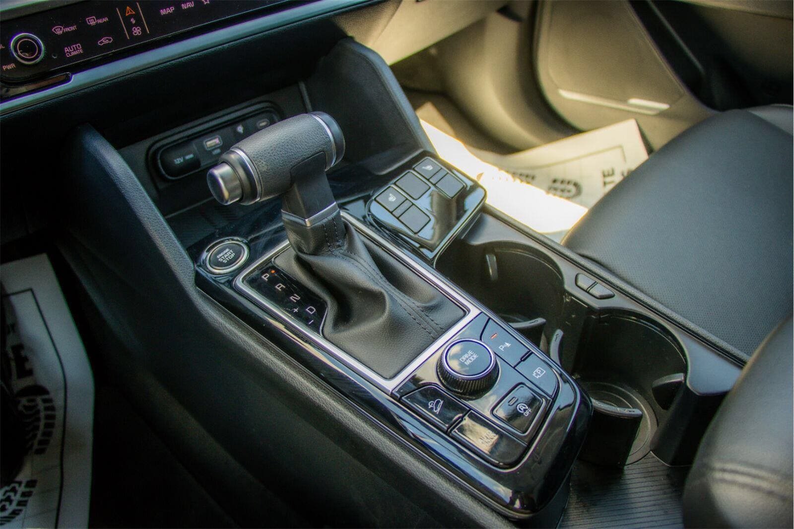 Used 2025 Kia Sportage EX FWD image 15