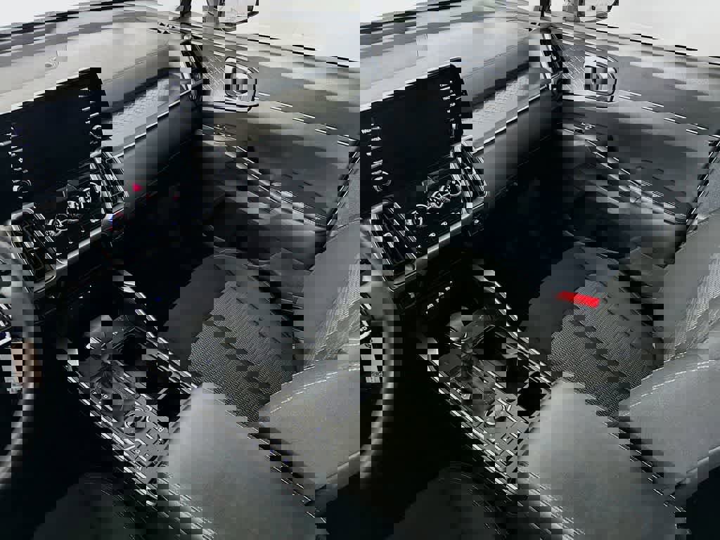 Used 2023 Kia Sorento LX image 14