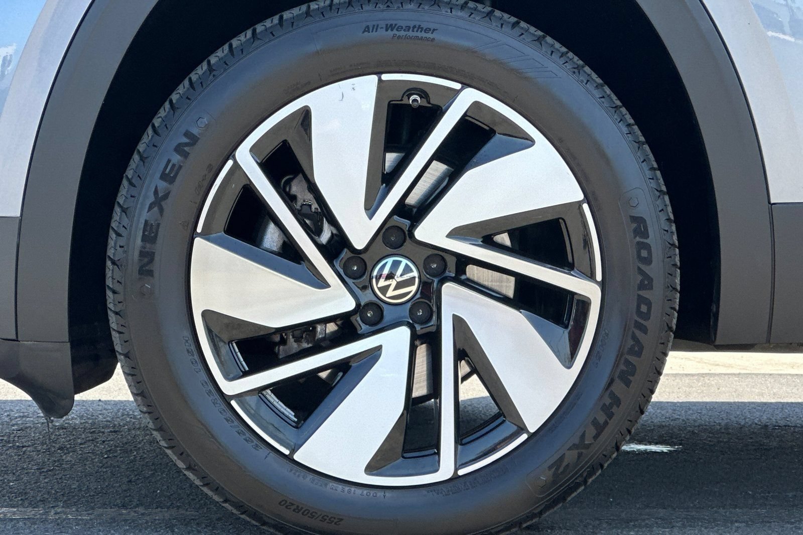 Used 2024 Volkswagen Atlas SE FWD image 26