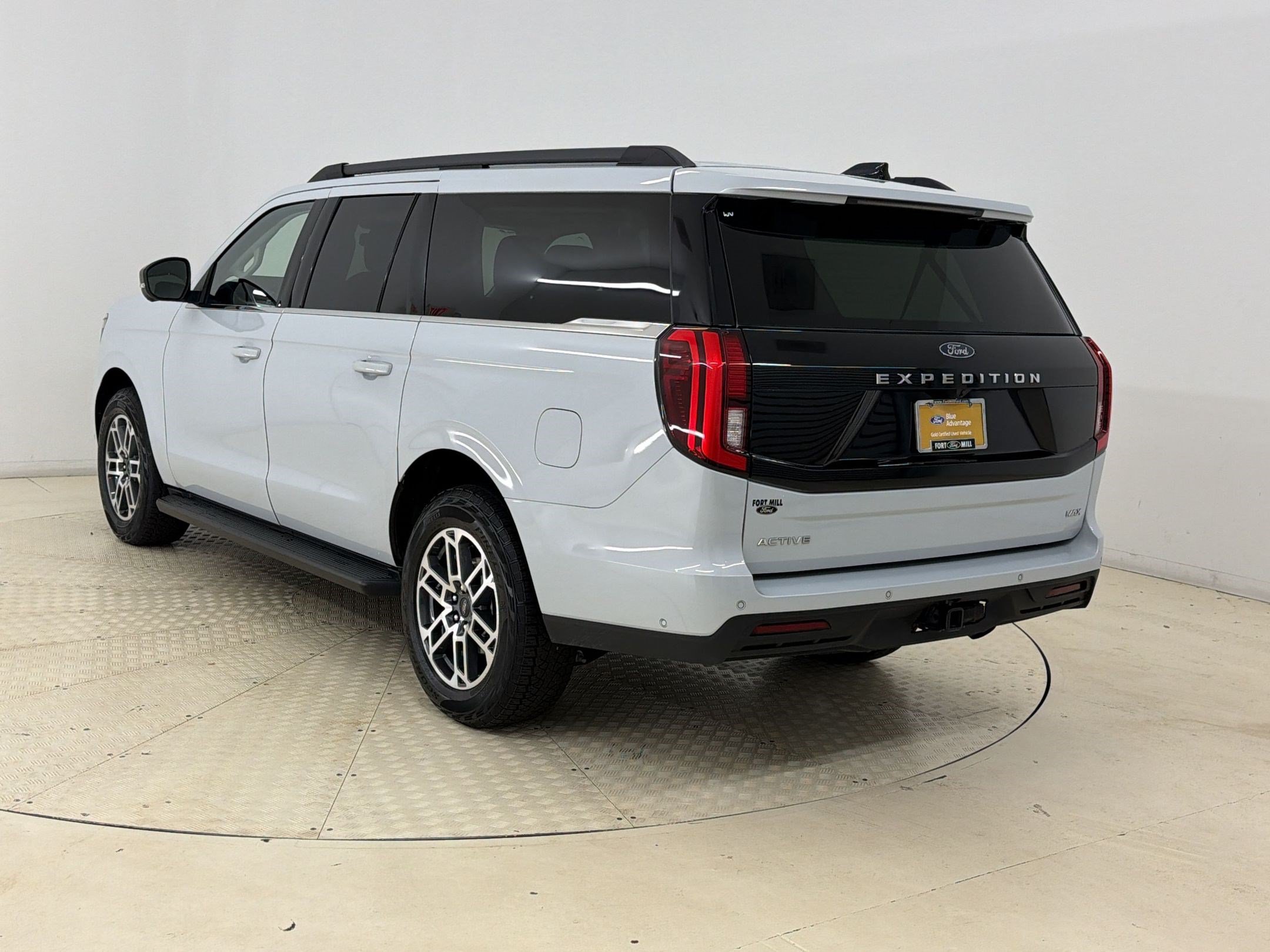 Certified 2025 Ford Expedition Max Active AWD/4WD image 3