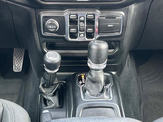 Used 2023 Jeep Wrangler Unlimited Sport AWD/4WD image 16
