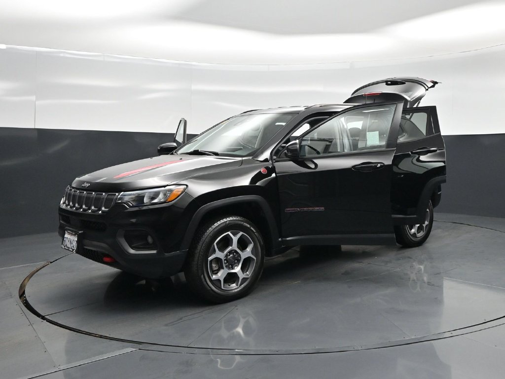 Used 2022 Jeep Compass Trailhawk AWD/4WD image 24