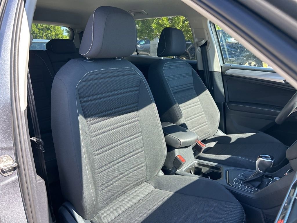 Used 2022 Volkswagen Tiguan S image 37