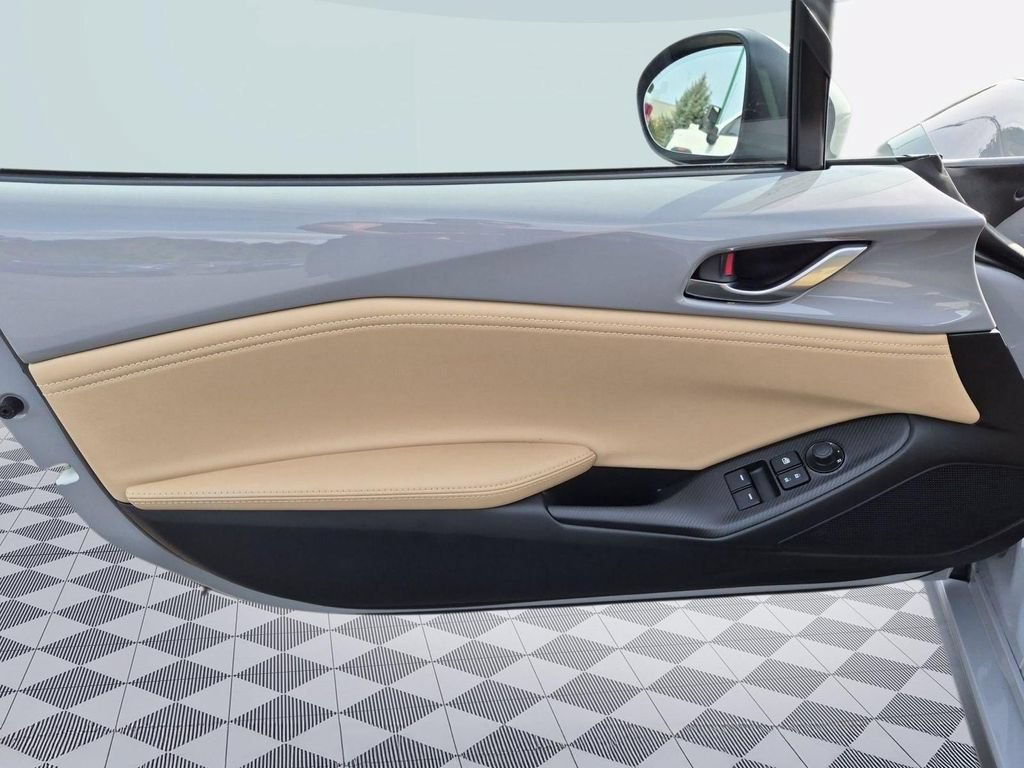 Used 2024 MAZDA MX-5 Miata Grand Touring w/ Weather Package RWD image 9