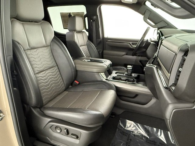 Used 2022 Chevrolet Silverado 1500 ZR2 w/ Technology Package AWD/4WD image 18